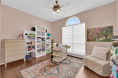 2605 Ponderosa Dr, Mission, TX 78572 - photo 6