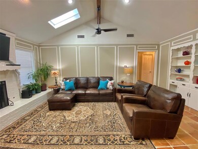 909 Shell Ct, Bedford, TX 76022 - photo 6