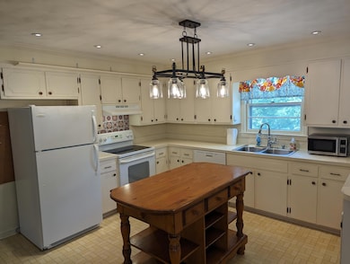 61 Sunset Dr