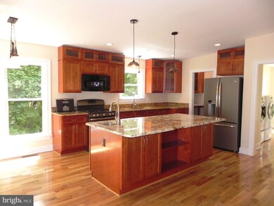 35803 Hayman Ln, Round Hill, VA 20141 - photo 2