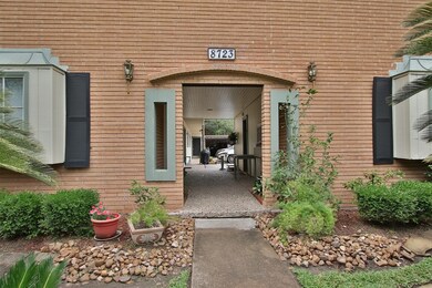 8723 Ilona Ln unit 6, Houston, TX 77025 - photo 2