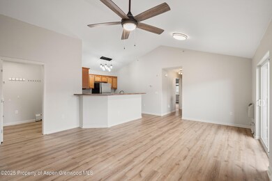 488RiverViewDr409_25040303
