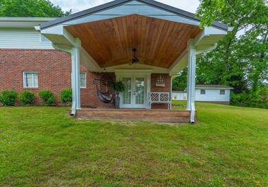 105 Clebourne Ave-5