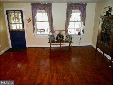 242 E 2nd St, New Castle, DE 19720 - photo 3