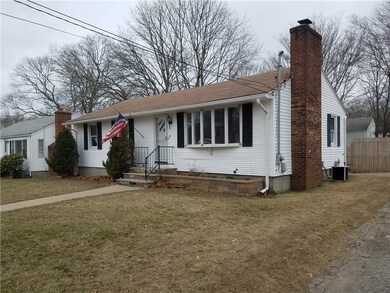 47 Reynolds Ave, Warwick, RI 02889 - photo 2