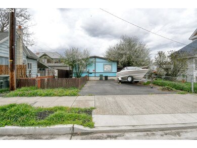 319 SE Emigrant Ave, Pendleton, OR 97801 - photo 2