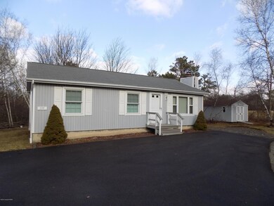 208 Claremont Dr, Albrightsville, PA 18210 - photo 2