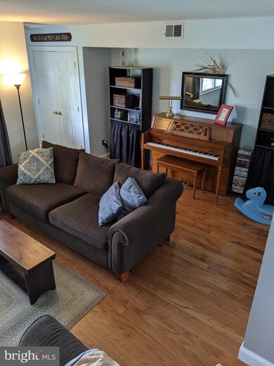 450 Devon Ct unit 463, Downingtown, PA 19335 - photo 4