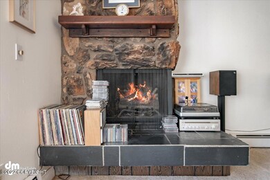 07-Fireplace_ELI03245-HDR-Edit