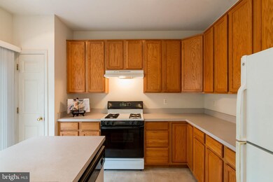 3348 Yellow Flower Rd, Laurel, MD 20724 - photo 2