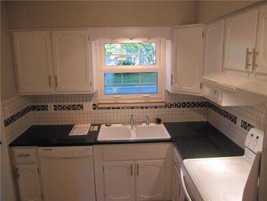 Kitchen (3 of 3)
