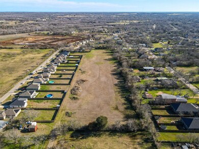 863 Cedar St, Cleburne, TX 76031 - photo 2