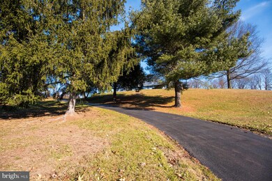 1660 S Hanover St, Pottstown, PA 19465 - photo 2