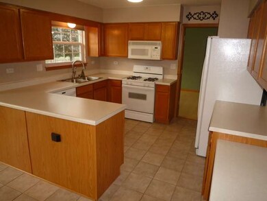 1390 Fox Hill Ct unit 1, North Aurora, IL 60542 - photo 5