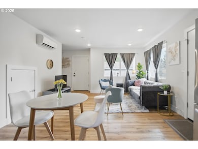 16317 SE Salmon St unit B, Portland, OR 97233 - photo 6