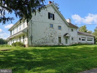 2225 Chestnut Tree Rd, Honey Brook, PA 19344 - photo 7