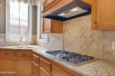 205 Waverly Blvd-14