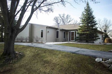 5667 Concord Dr, Fitchburg, WI 53575 - photo 2