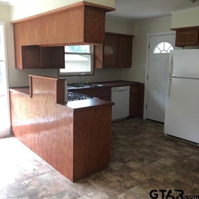 1409 1409 Pettit, Tyler, TX 75701 - photo 2