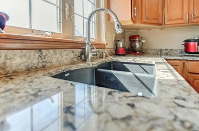 173 Oak Hill Dr, Maryville, IL 62062 - photo 7