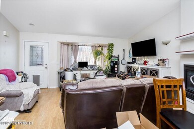 02-Living Room_IMG_9817-Edit