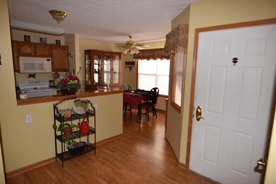 691 Millcrest Dr unit 691B, Marysville, OH 43040 - photo 3