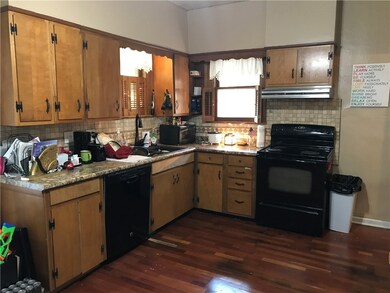 3212 Champaign Ave, Mattoon, IL 61938 - photo 3