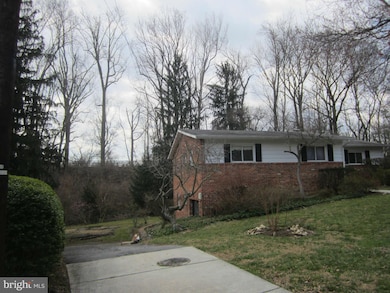 8713 Susanna Ln, Chevy Chase, MD 20815 - photo 3