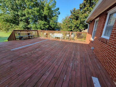 205 Woodmont Dr, Shelbyville, TN 37160 - photo 3