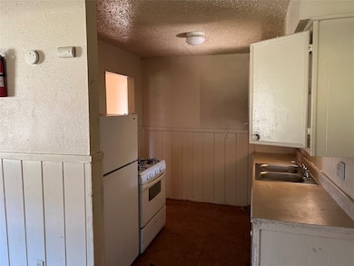 3414 Saint Benedict St, Houston, TX 77021 - photo 4