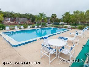 Chateau pool