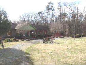 CIRCLE DRIVEGATED ENTRANCE