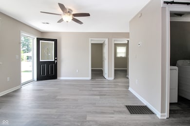 320 N 2nd St, Scottsburg, IN 47170 - photo 4