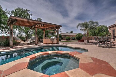 2747 E Horseshoe Pl Chandler-large-036-2