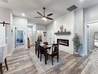 744 N Thornton Ct, Wichita, KS 67235 - photo 7