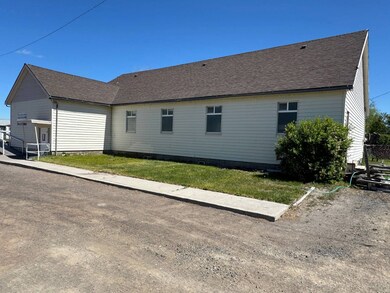 500 Glendale St, Tulelake, CA 96134 - photo 2