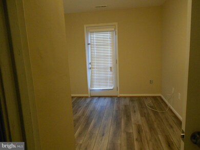 10206 Faire Commons Ct, Burke, VA 22015 - photo 7