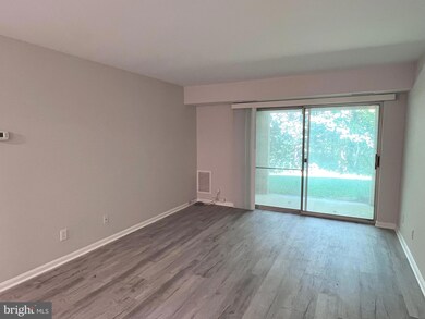 5827 Cove Landing Rd unit 101, Burke, VA 22015 - photo 7