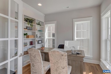 Side windows not available in this interior home.