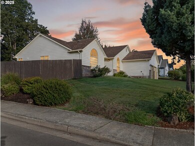 607 NW Heath St, Dallas, OR 97338 - photo 3