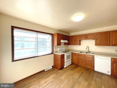 23018 Pine Needle Ct, California, MD 20619 - photo 6