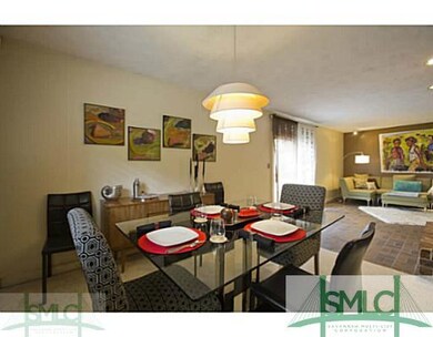 Dining Room. Light-filled dining area for guests a