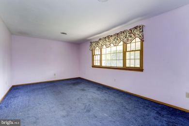 21 Castle Dr, Pennsville, NJ 08070 - photo 4