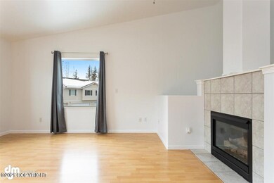 05-Living Room_SOPH4595