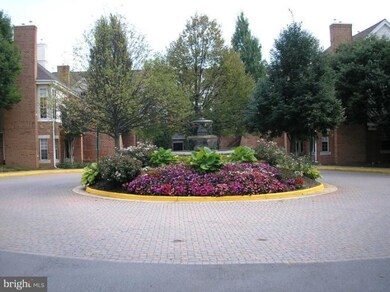 7021 Haycock Rd unit F, Falls Church, VA 22043 - photo 6