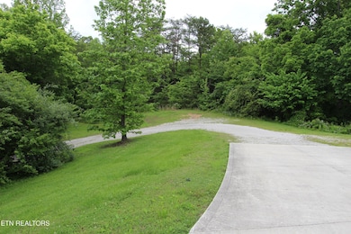 241 Oswego Rd, Jellico, TN 37762 - photo 6