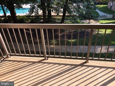 9719 Kings Crown Ct unit 101, Fairfax, VA 22031 - photo 3