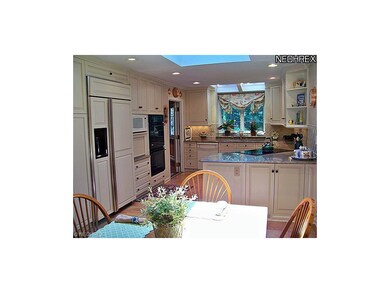 KITCHEN WITH CASUAL DINING AREA