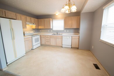 Eat-in Kitchen