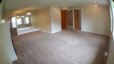 2306 Jethro Ave, Zion, IL 60099 - photo 5